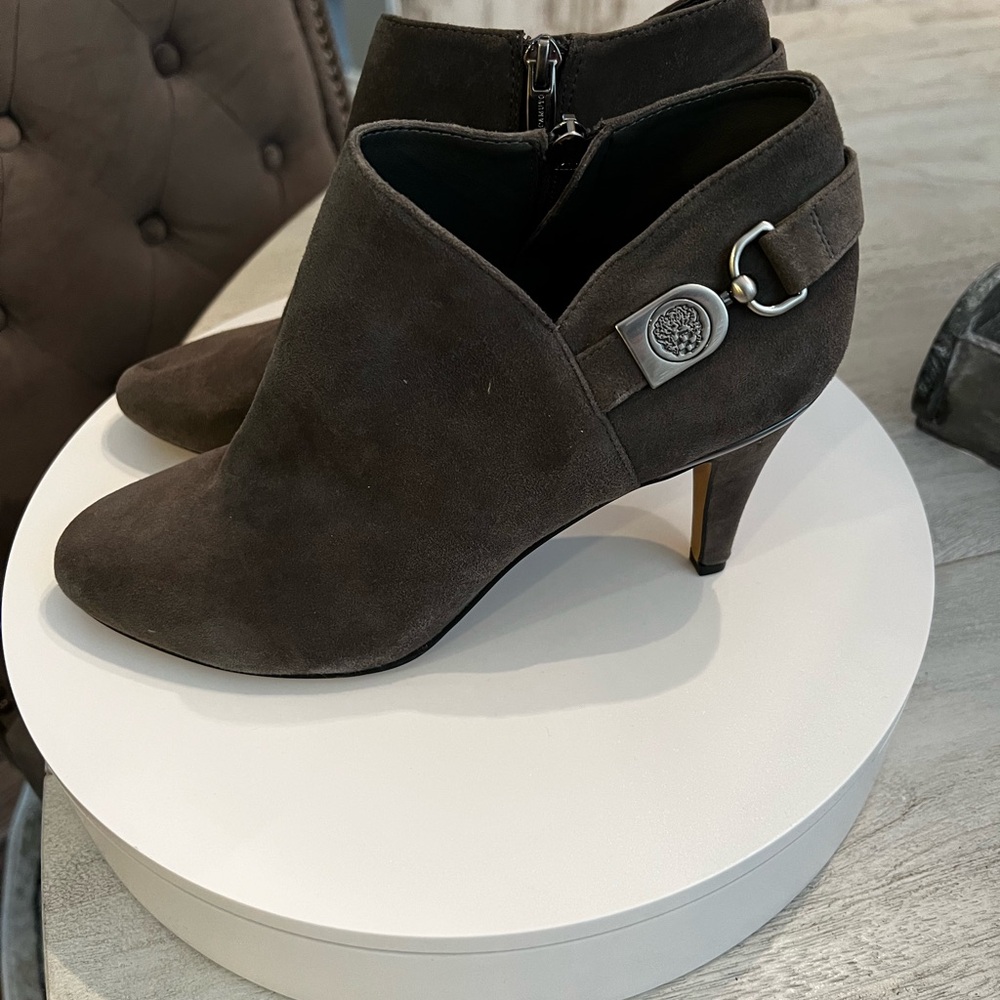 Vince Camuto Booties Size 8